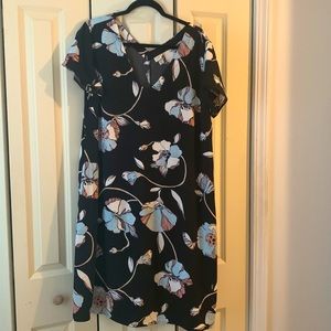 Size XXL A New Day VNeck short sleeve dress with flower print